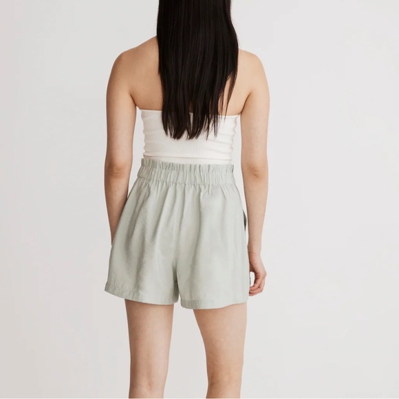 Madewell Seamed Pull-on Paperbag Shorts In Softdrape Sage Mint - Large NJ547 - Picture 6 of 7
